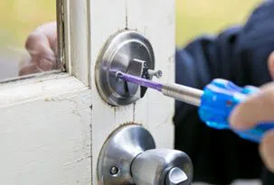 Northridge Locksmith Northridge, CA 818-531-9697 - 14a-Change-Locks