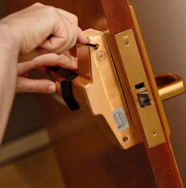 Northridge Locksmith Northridge, CA 818-531-9697 Northridge Locksmith Northridge, CA 818-531-9697 - 20a-new-locks-installation